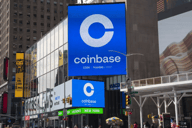 Coinbase 13年沉浮登顶标普500，华尔街进入「加密FOMO」时刻？