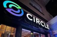 当木头姐“卖飞”、散户 FOMO：Circle 为何一夜冲破 200 美元？
