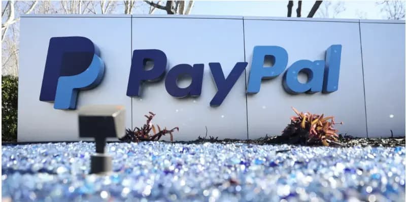一代支付帝国 PayPal，可能要被买走了