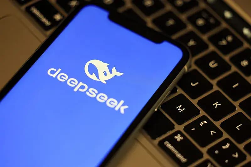 报道：DeepSeek 重启融资，投前估值 5000 亿元